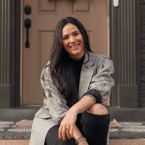 Meet your Posher, Leticia